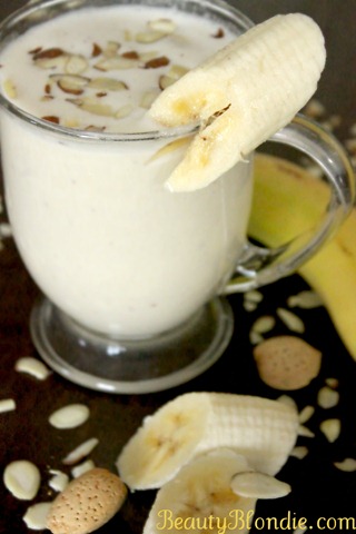 Banana Almond Smoothee.This is an amazing breakfast ever!! I love waking up to this delicious energizing Smoothee!!