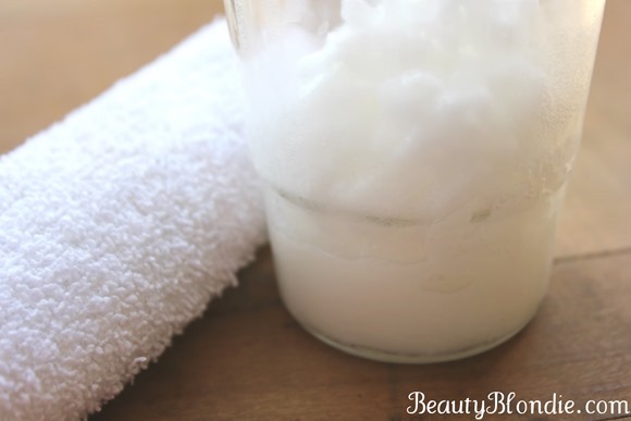 Use Coconut Oil to remove your make up
