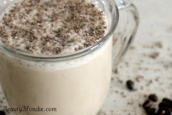 I am so going to have this Mocha Latte Smoothie for breakfast tomorrow!