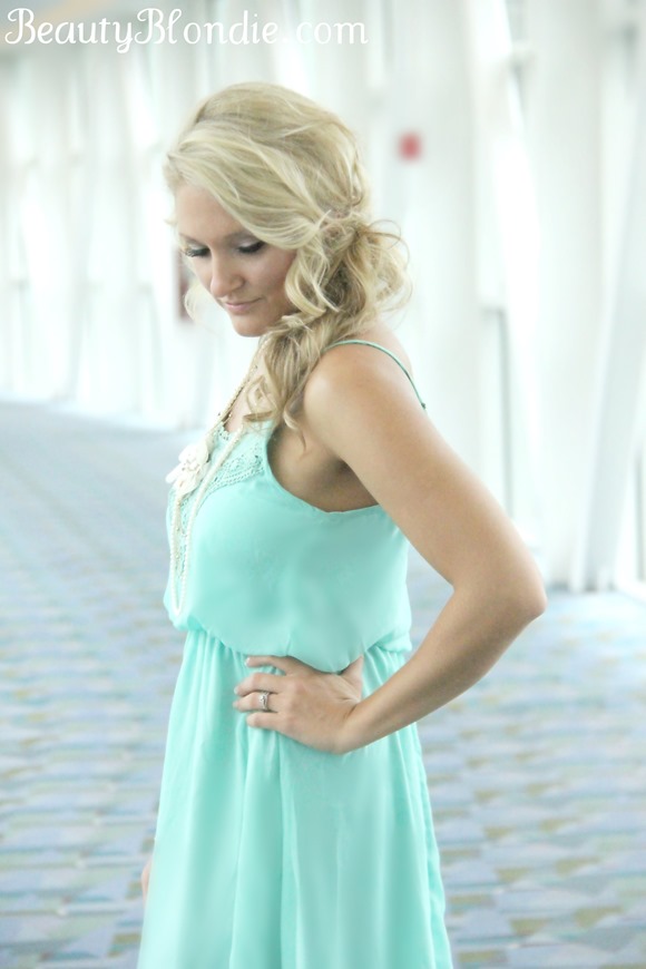 I want this mint colored dress