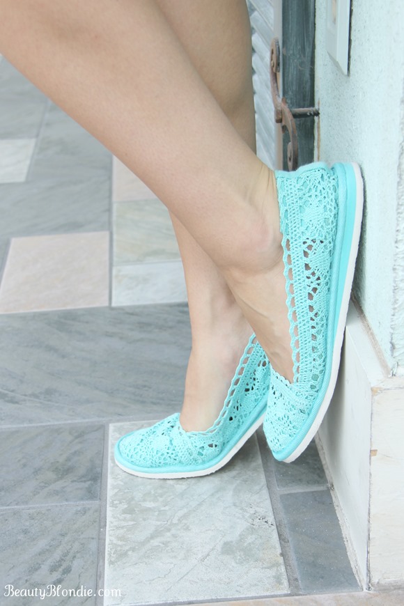 These lace mint flats are so cute! 