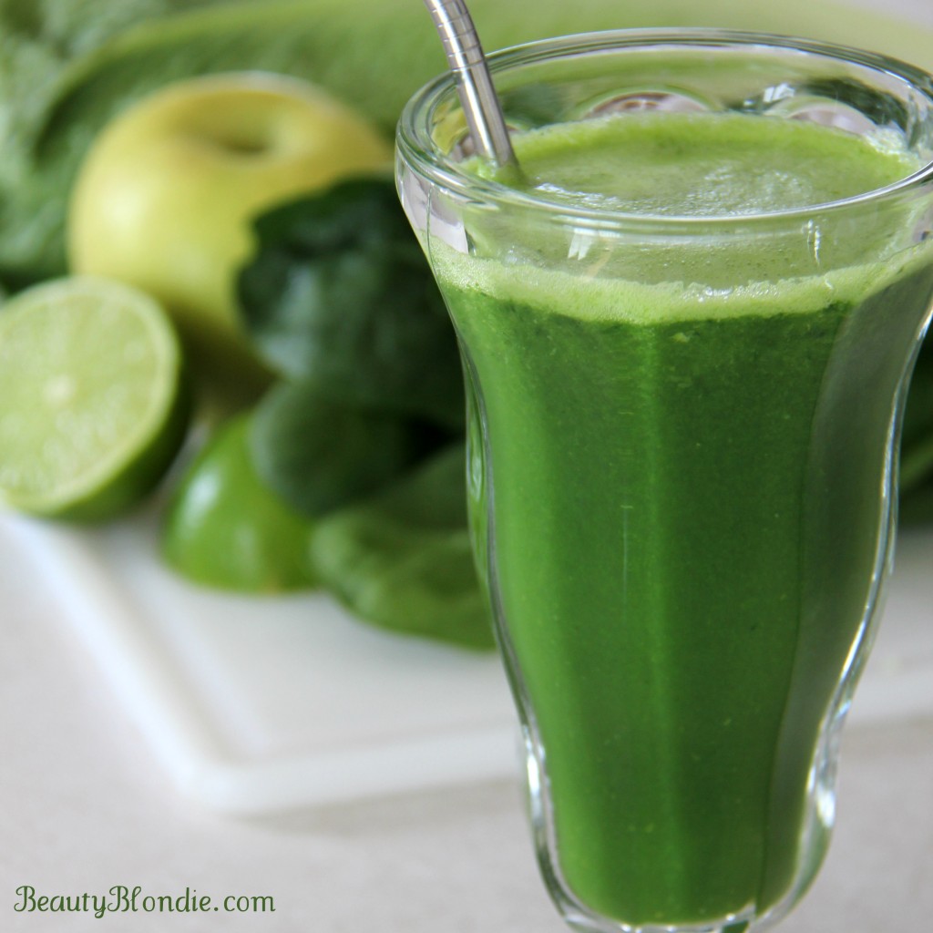 This is the a perfect St Patricks day green juice