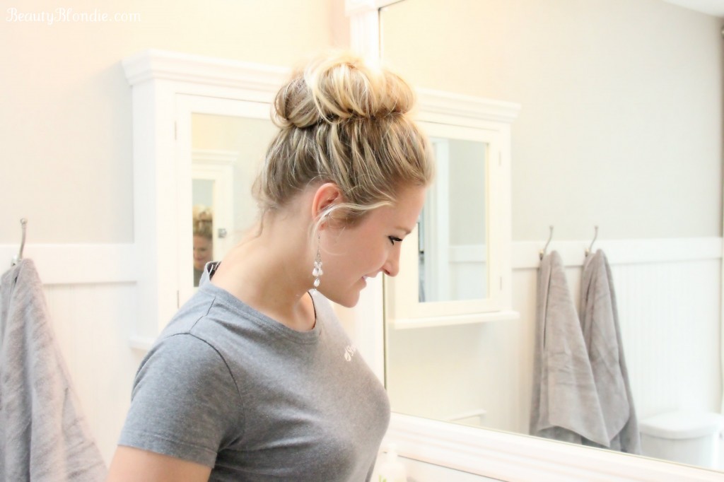 Get your Messsy Bun Done in Less than 2 Minutes.