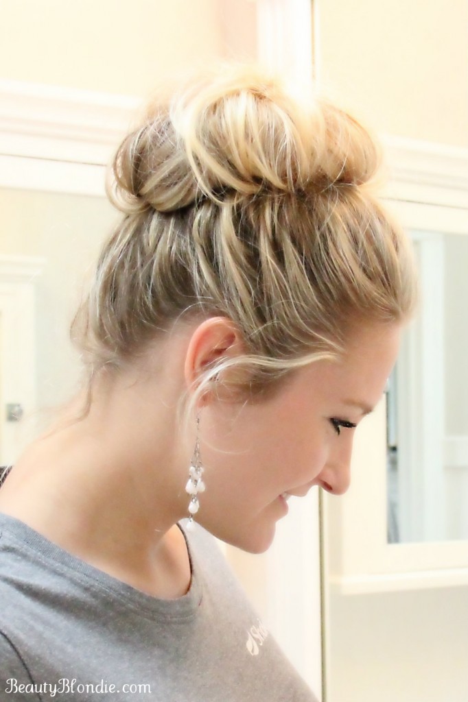 How to get a perfect messy bun in just 2 minutes.