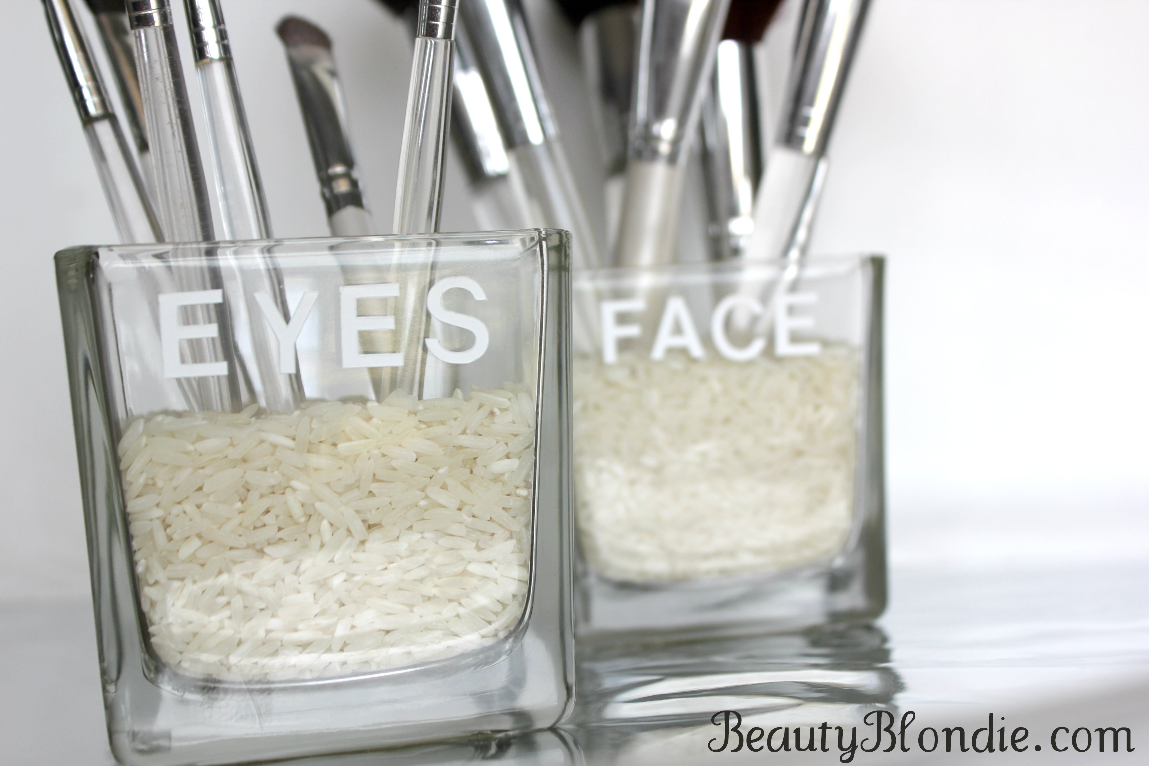 Organize Your Facial Brushes