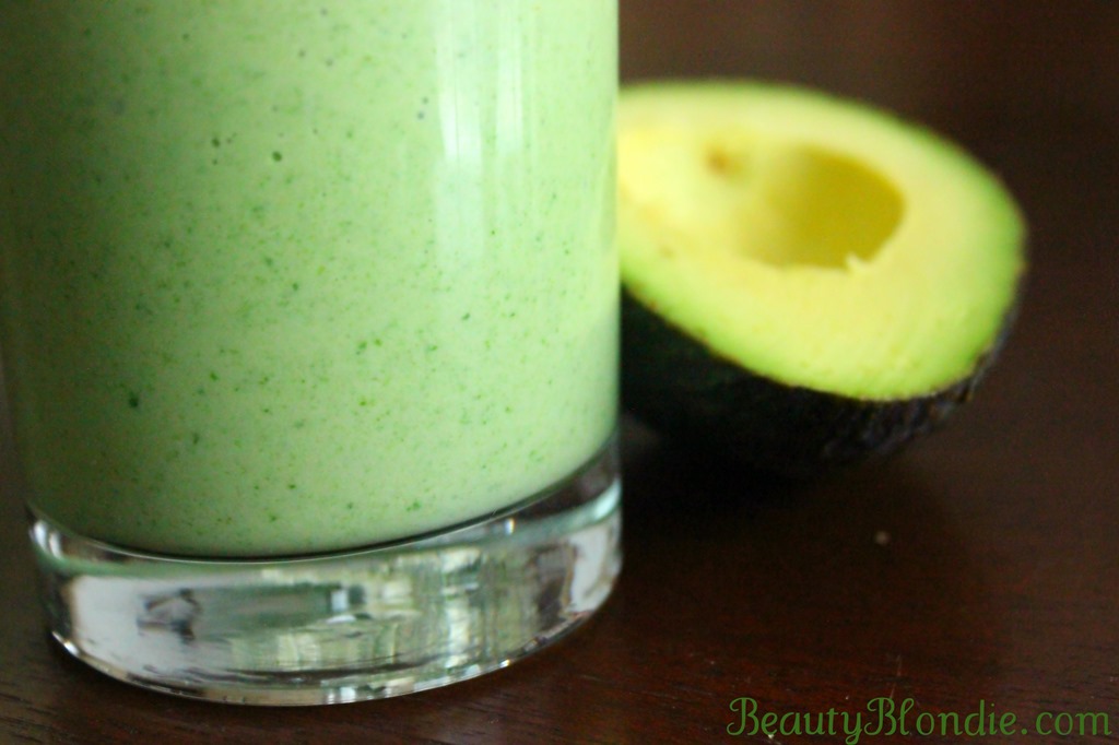 St Patrick’s Day Smoothie! {The Green Monster}